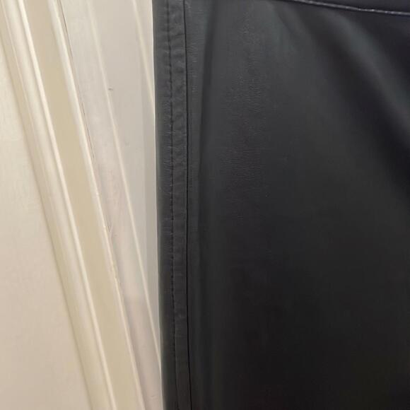 Aritzia - Wilfred - Wide Legged High Rise  'Leather' Pants - Black - Size 8 - Picture 9 of 10